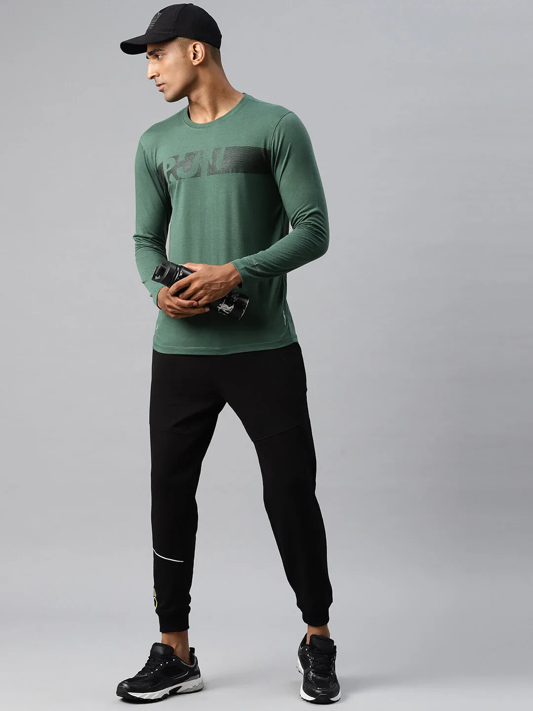 Alcis Men Typography Printed Sports T-shirt with Reflective Detail