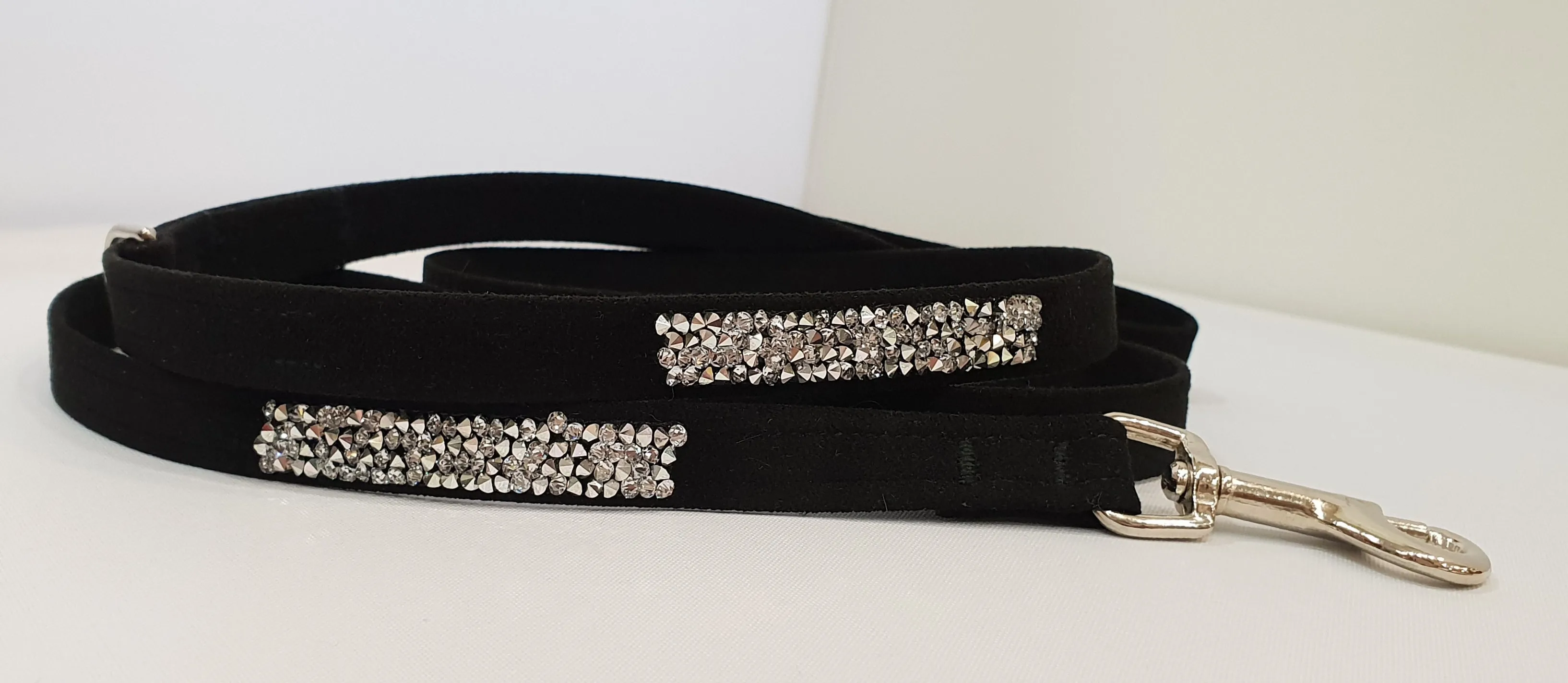 Black Microsuede 1/2" x 4' Leash - Crystal Rock