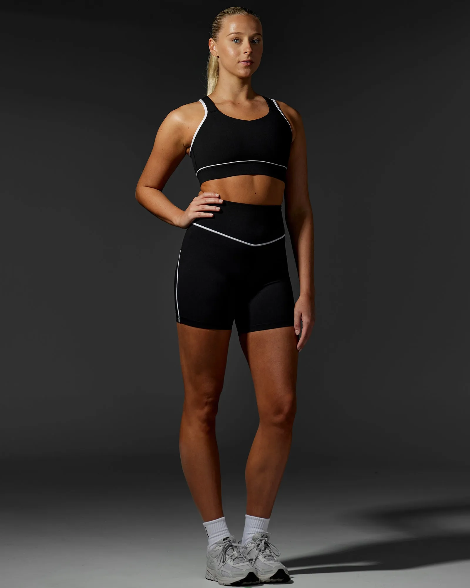 Distinction Sports Bra - Black-White