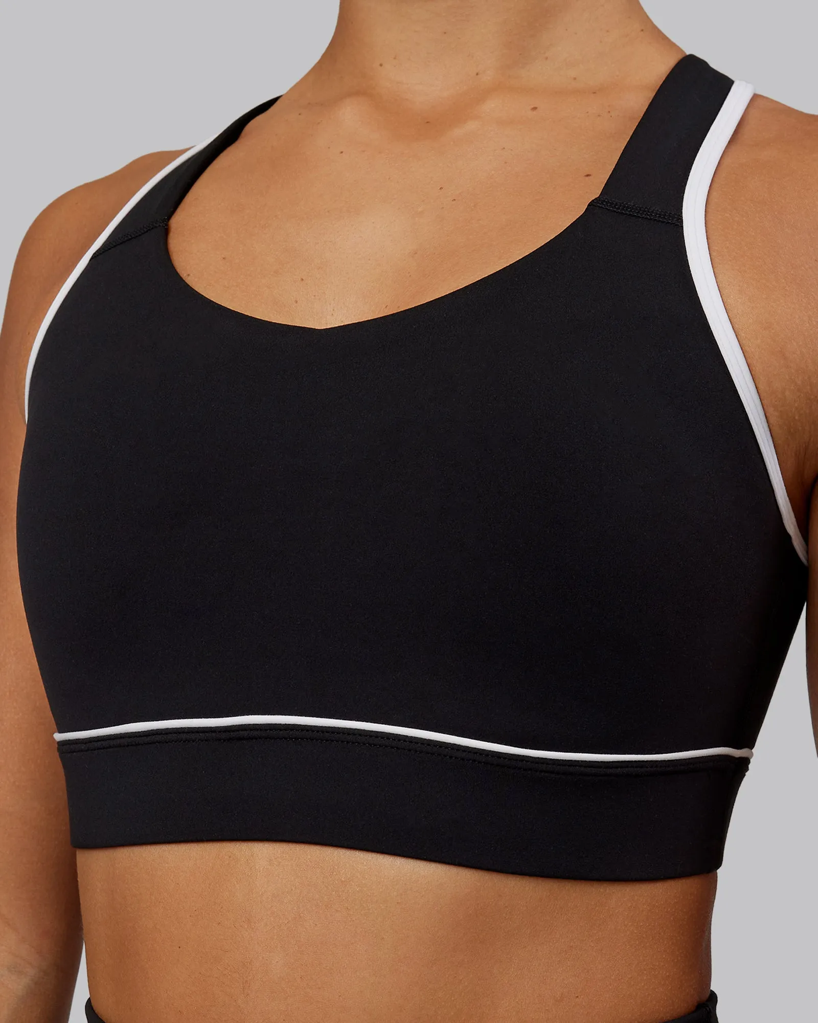 Distinction Sports Bra - Black-White