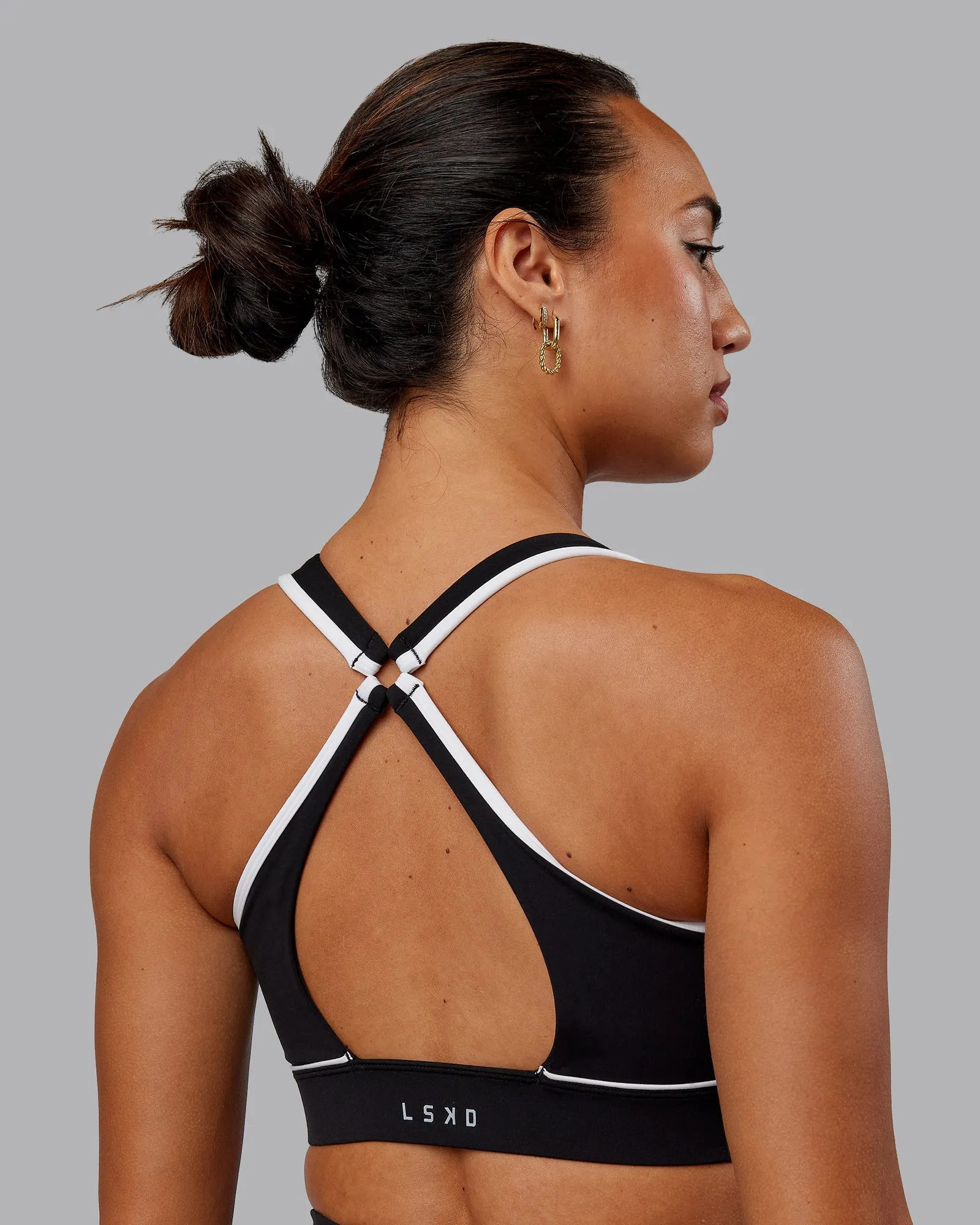 Distinction Sports Bra - Black-White