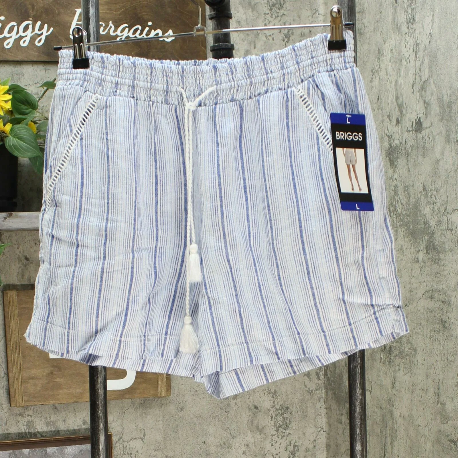 NWT Briggs Women's Smoked Waist Linen Blend Shorts. 1372191 Small