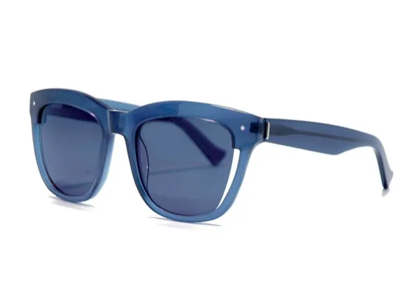 PUBLIC LIGHT: BLUE