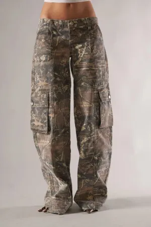 Wiola - camouflage wide leg cargo pants